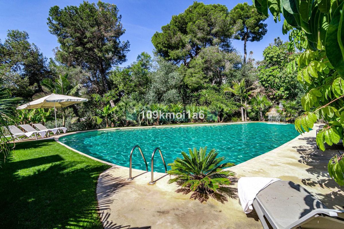 Villa for rent in Rio Real, Marbella East