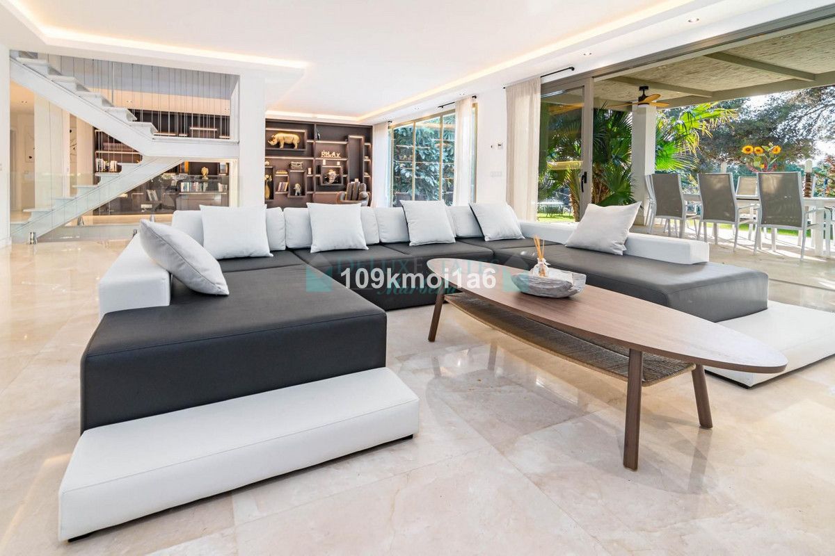 Villa for rent in Rio Real, Marbella East