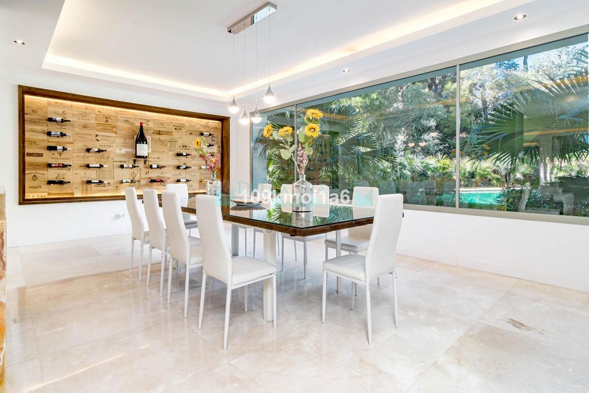 Villa for rent in Rio Real, Marbella East