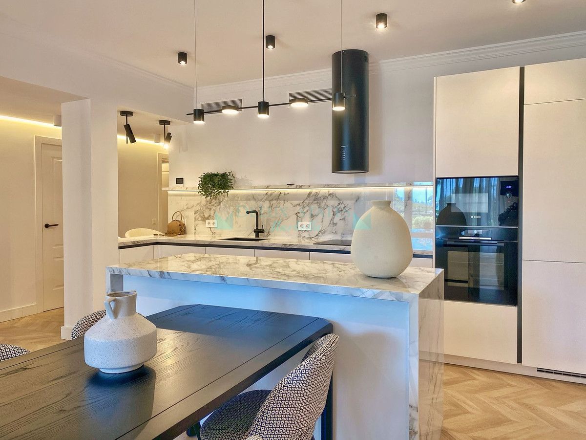 Ground Floor Apartment for sale in New Golden Mile, Estepona