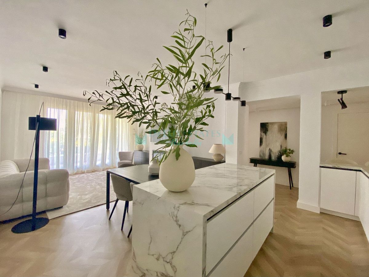 Ground Floor Apartment for sale in New Golden Mile, Estepona