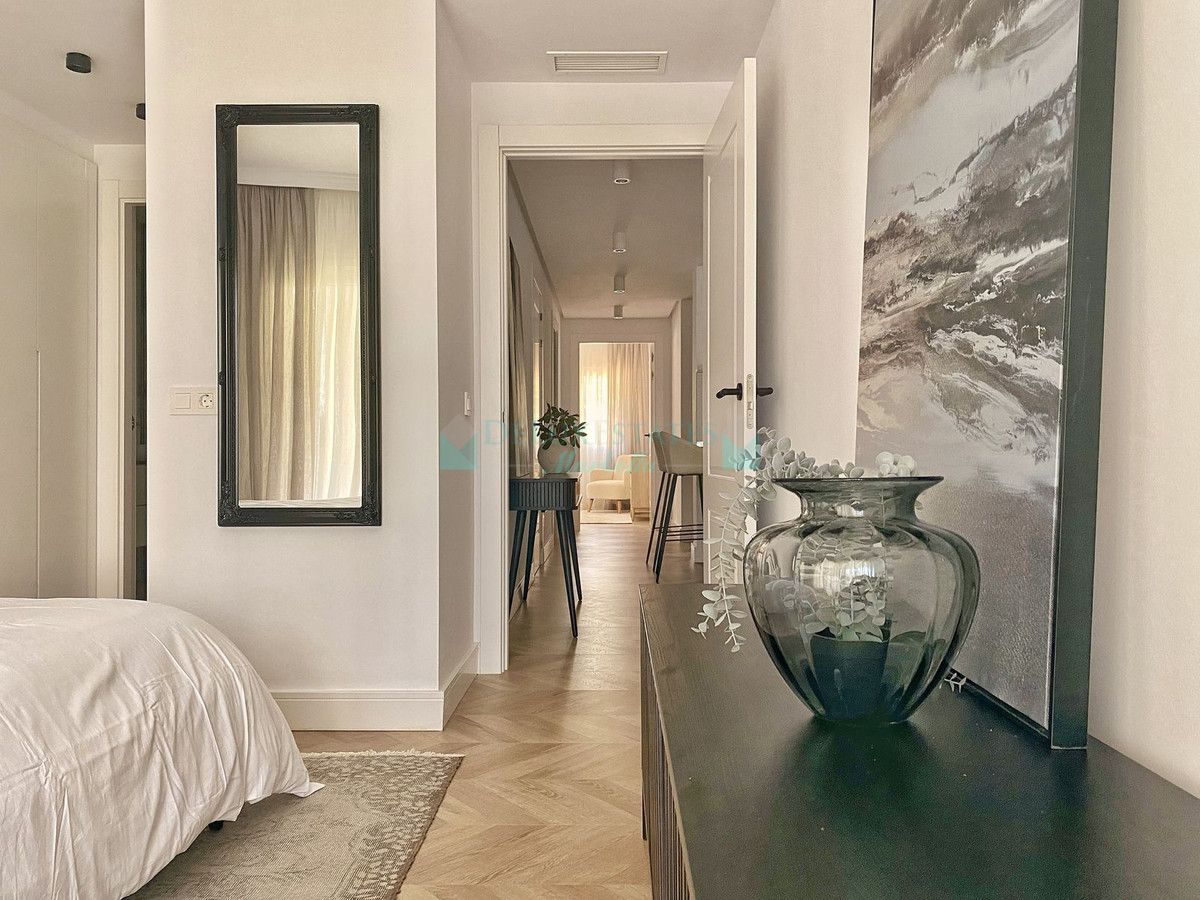 Ground Floor Apartment for sale in New Golden Mile, Estepona