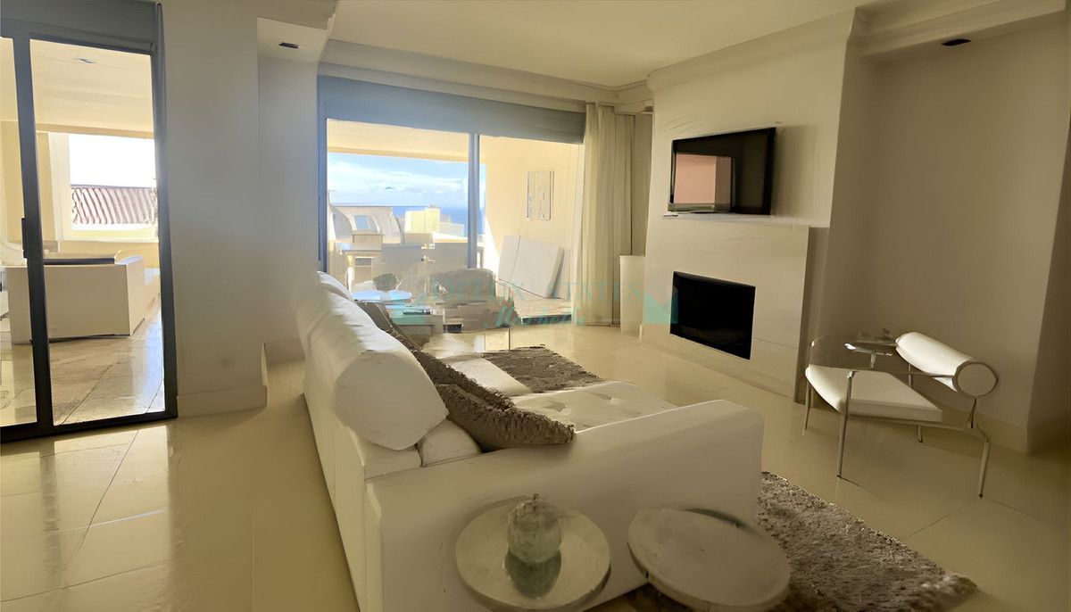 Apartment for sale in Los Altos de los Monteros, Marbella East