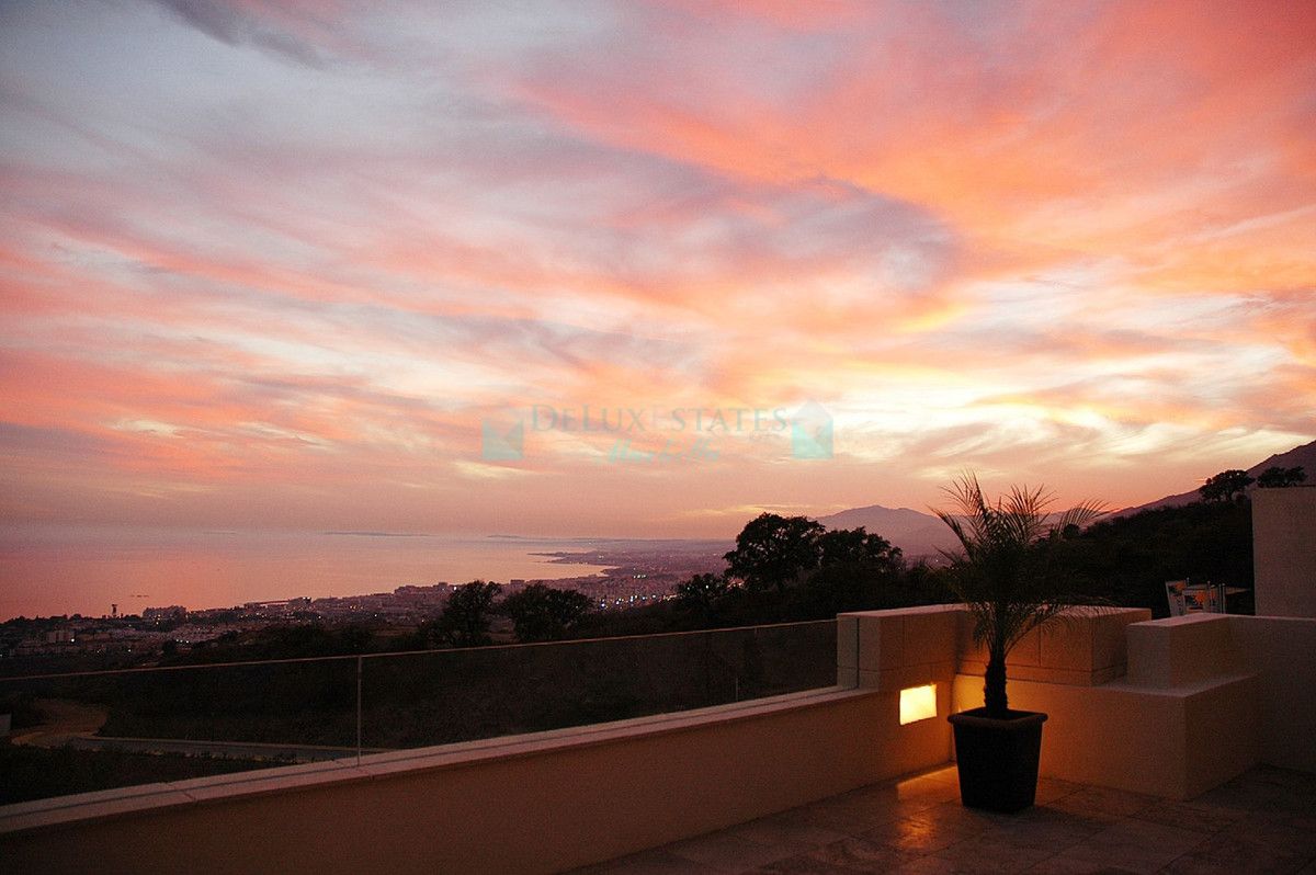 Apartment for sale in Los Altos de los Monteros, Marbella East