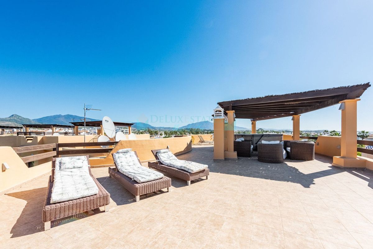 Ático en venta en Costalita, Estepona