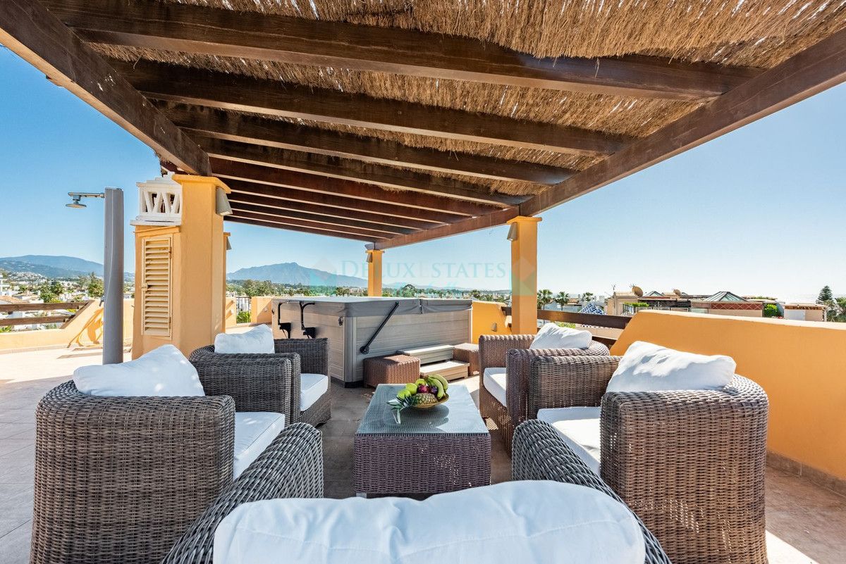 Ático en venta en Costalita, Estepona