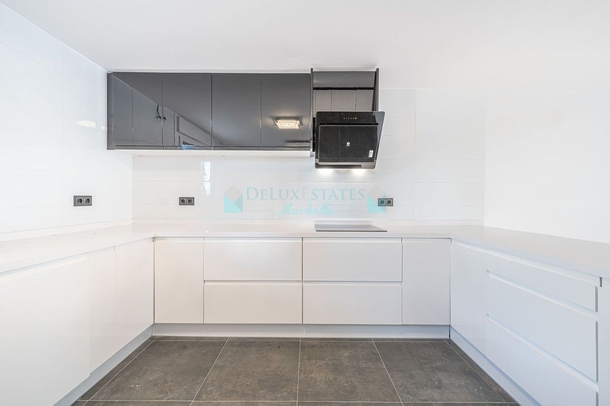 Town House for sale in Nueva Andalucia