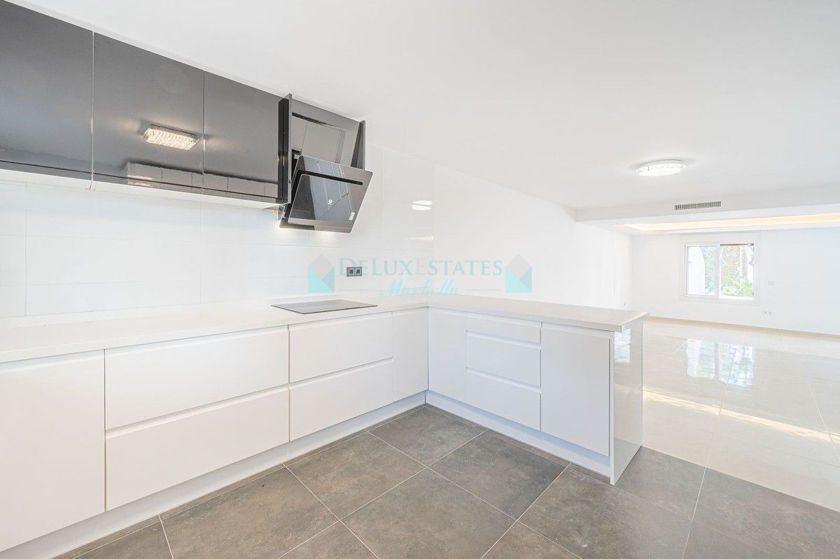 Town House for sale in Nueva Andalucia