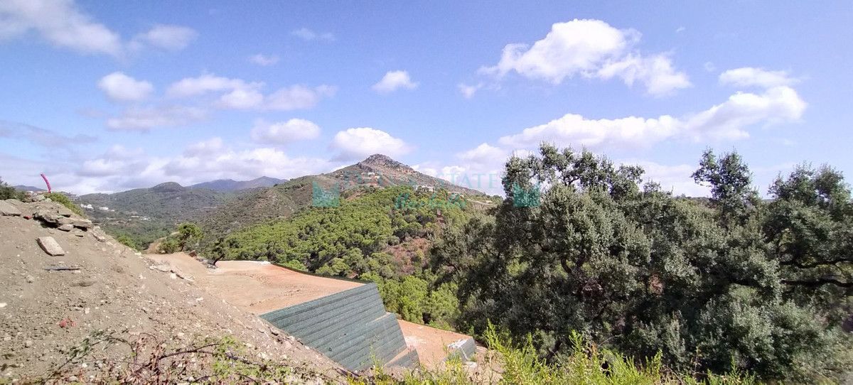 Parcela en venta en Benahavis