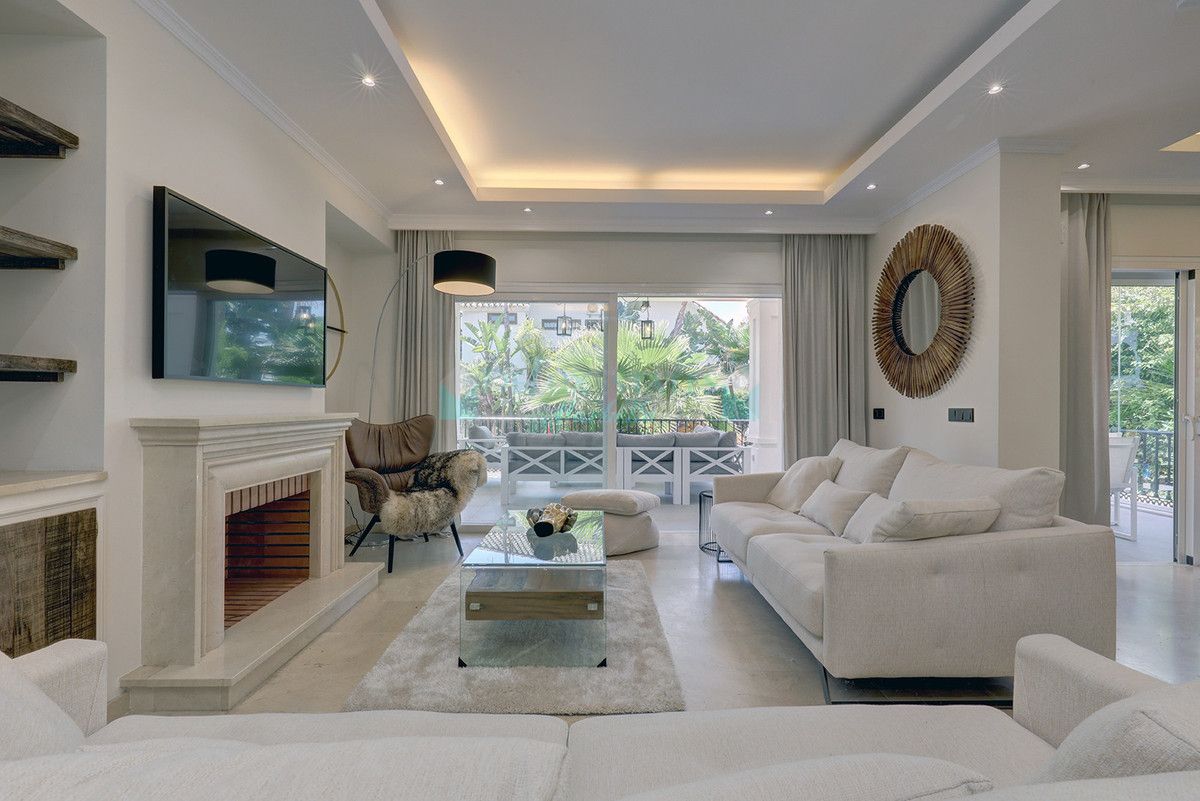 Villa for rent in Cabopino, Marbella East