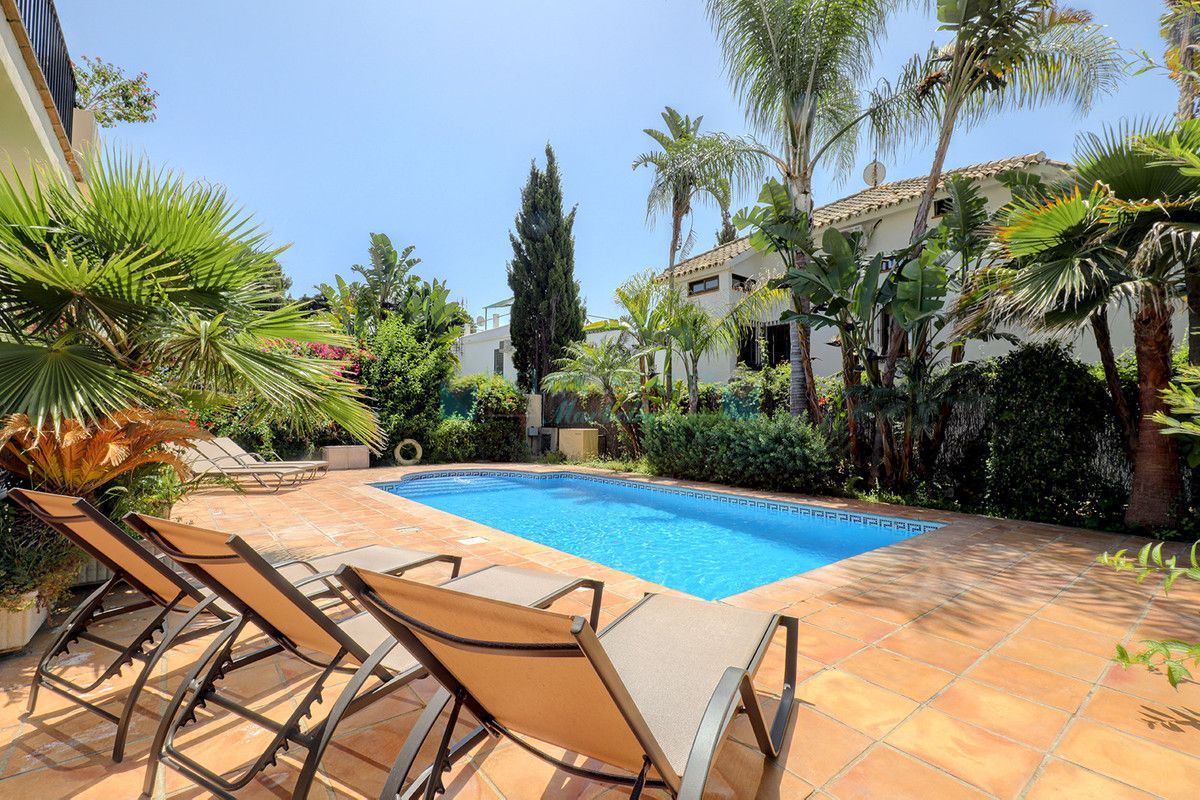 Villa for rent in Cabopino, Marbella East