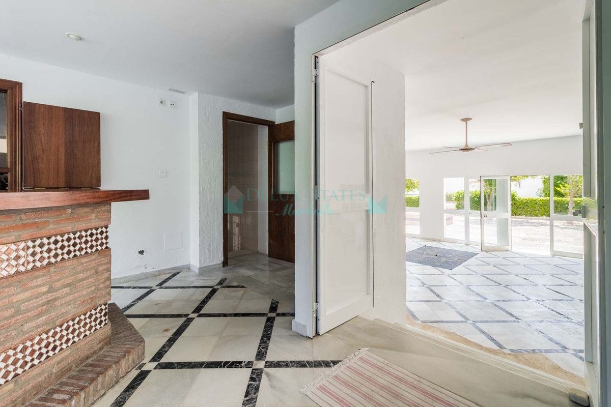 Business for sale in Estepona