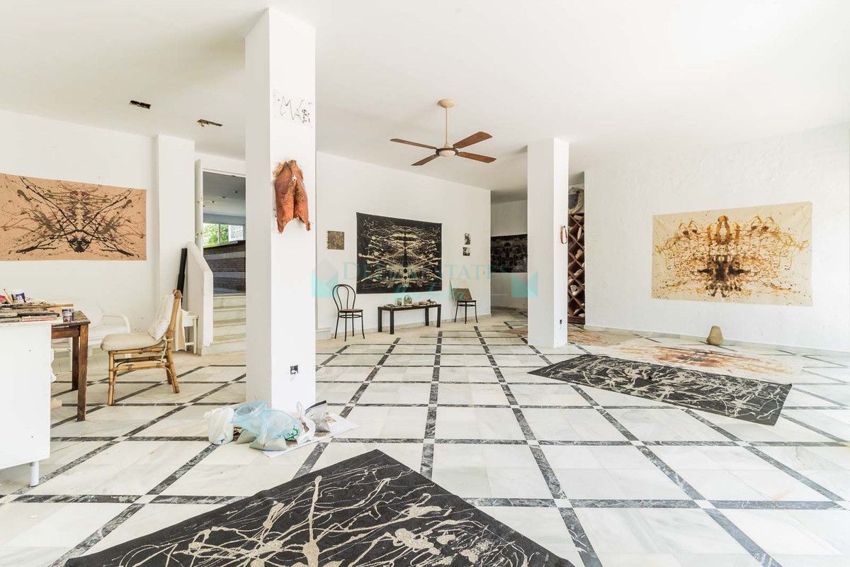 Business for sale in Estepona