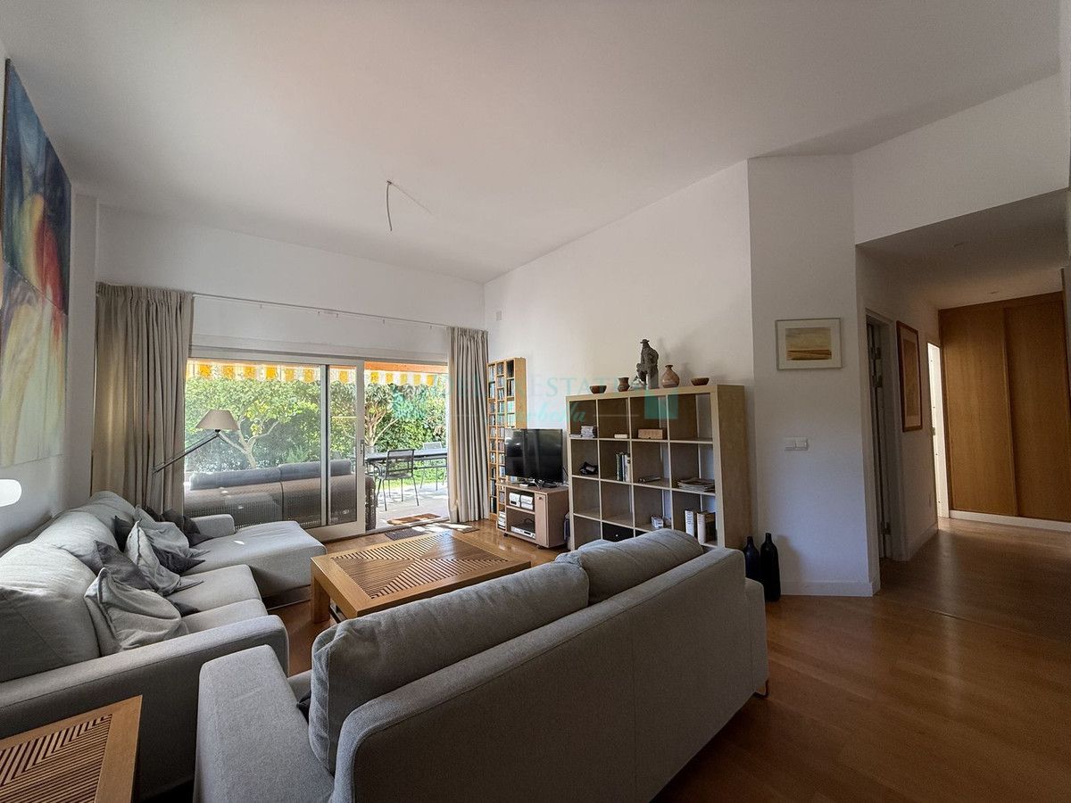 Ground Floor Apartment for rent in El Paraiso, Estepona