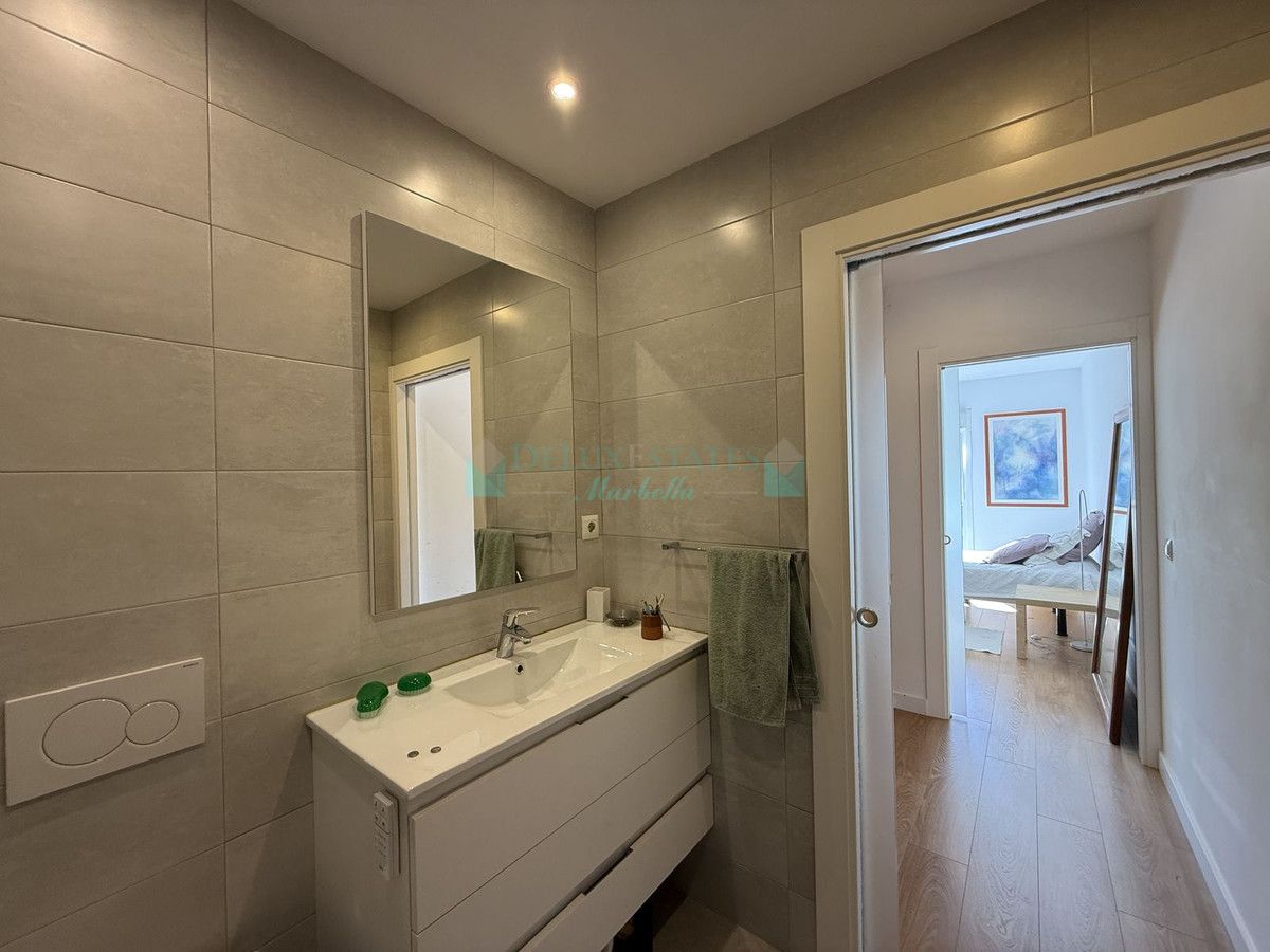 Ground Floor Apartment for rent in El Paraiso, Estepona