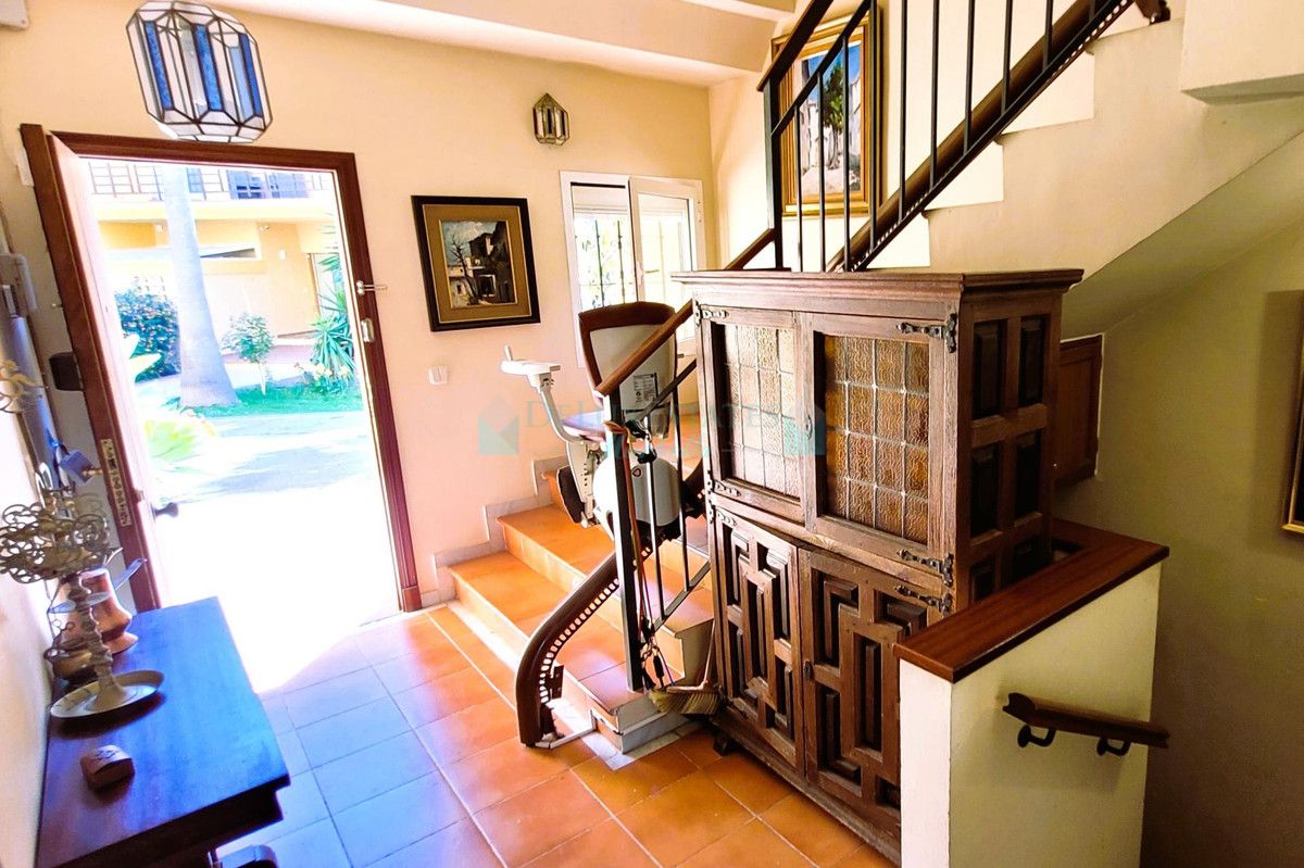 Town House for sale in Estepona