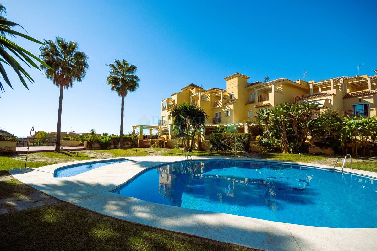 Town House for sale in Estepona