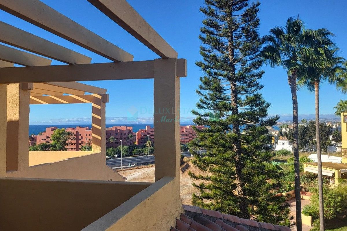 Town House for sale in Estepona