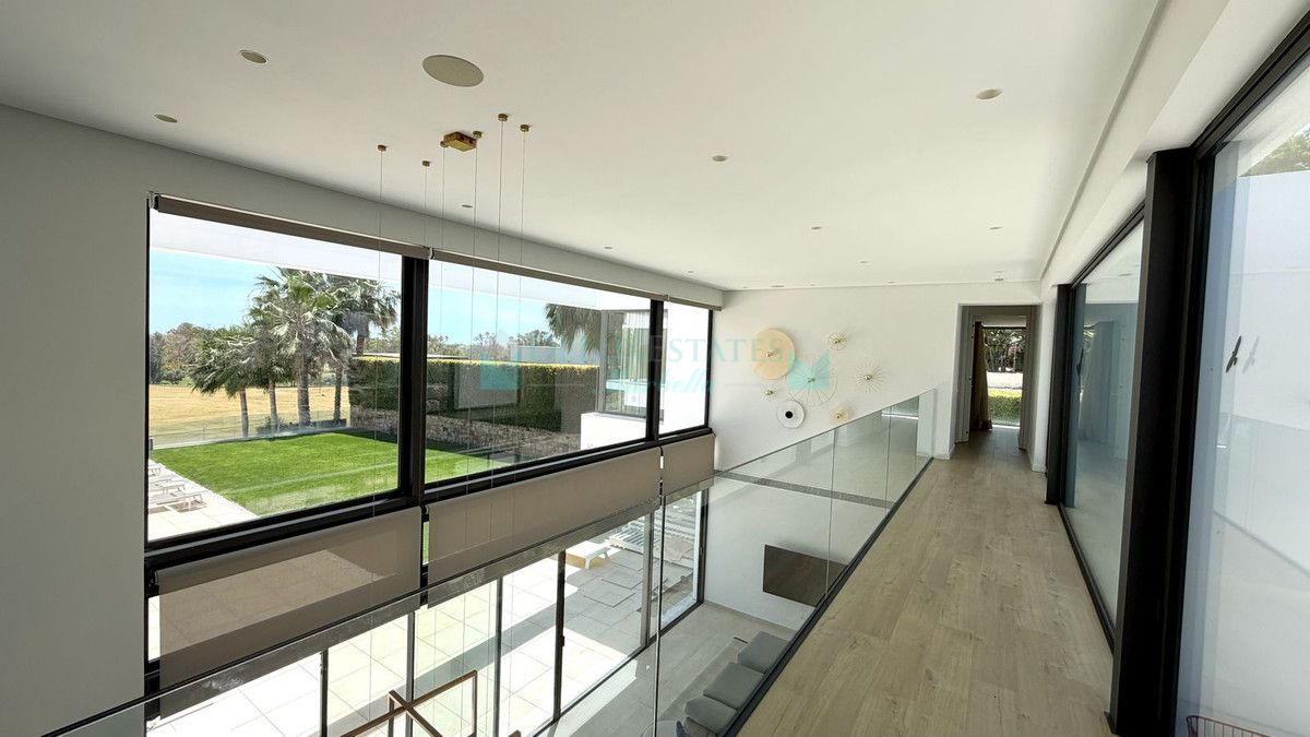 Villa en alquiler en Atalaya, Estepona