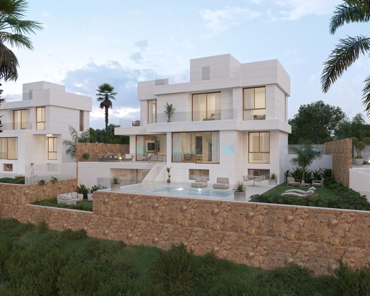 Villa for sale in Estepona