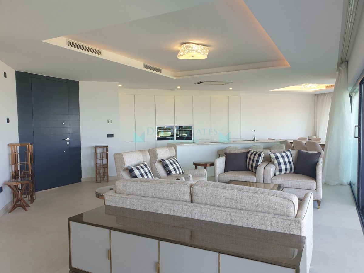 Town House for sale in Estepona