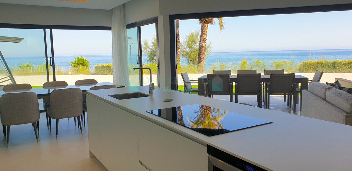 Town House for sale in Estepona