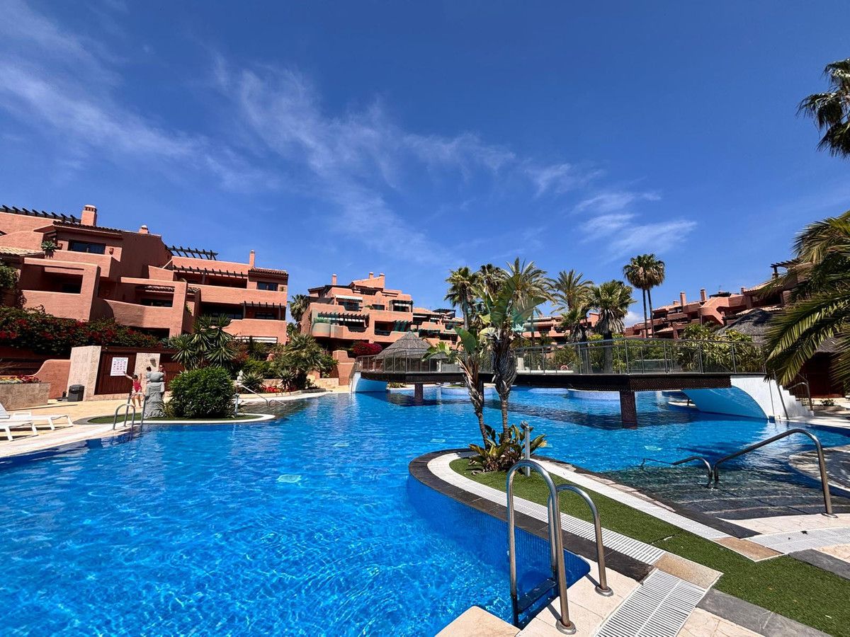 Ground Floor Apartment for sale in Estepona