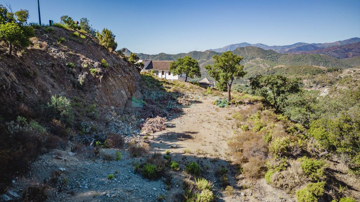 Residential Plot for sale in La Zagaleta, Benahavis