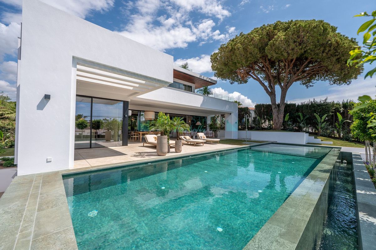 Villa for sale in Marbesa, Marbella East