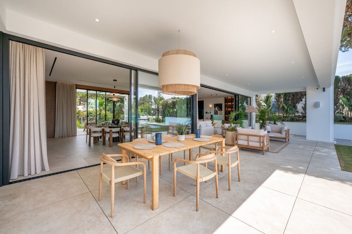 Villa for sale in Marbesa, Marbella East