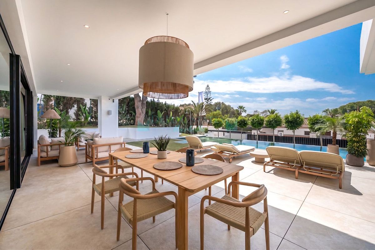 Villa for sale in Marbesa, Marbella East