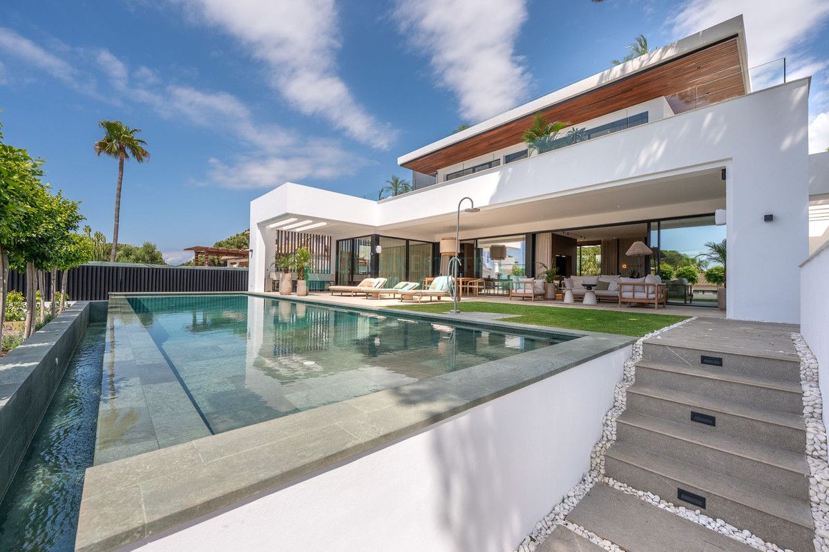 Villa for sale in Marbesa, Marbella East