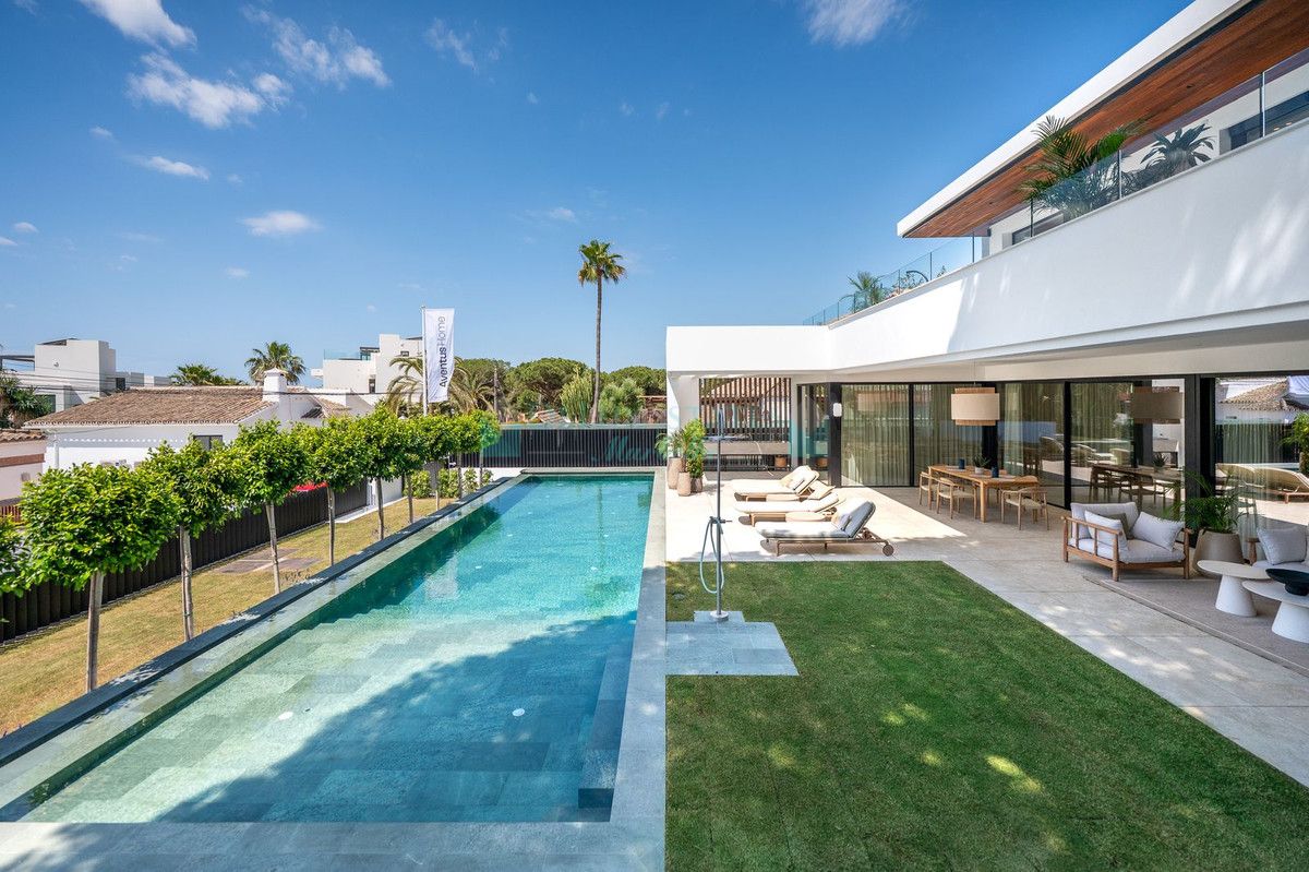 Villa for sale in Marbesa, Marbella East