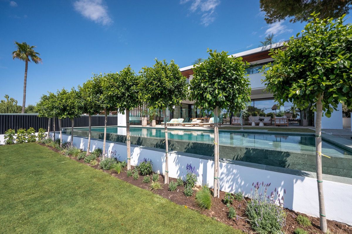 Villa for sale in Marbesa, Marbella East