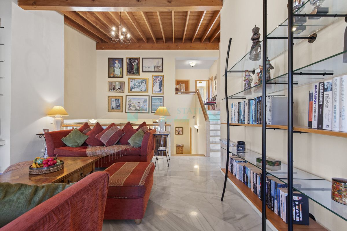 Villa for sale in Benahavis