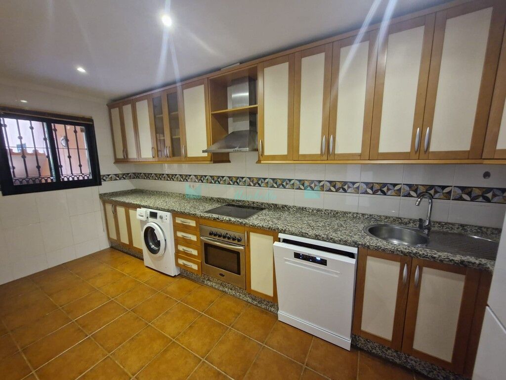 Apartment for sale in Elviria, Marbella East