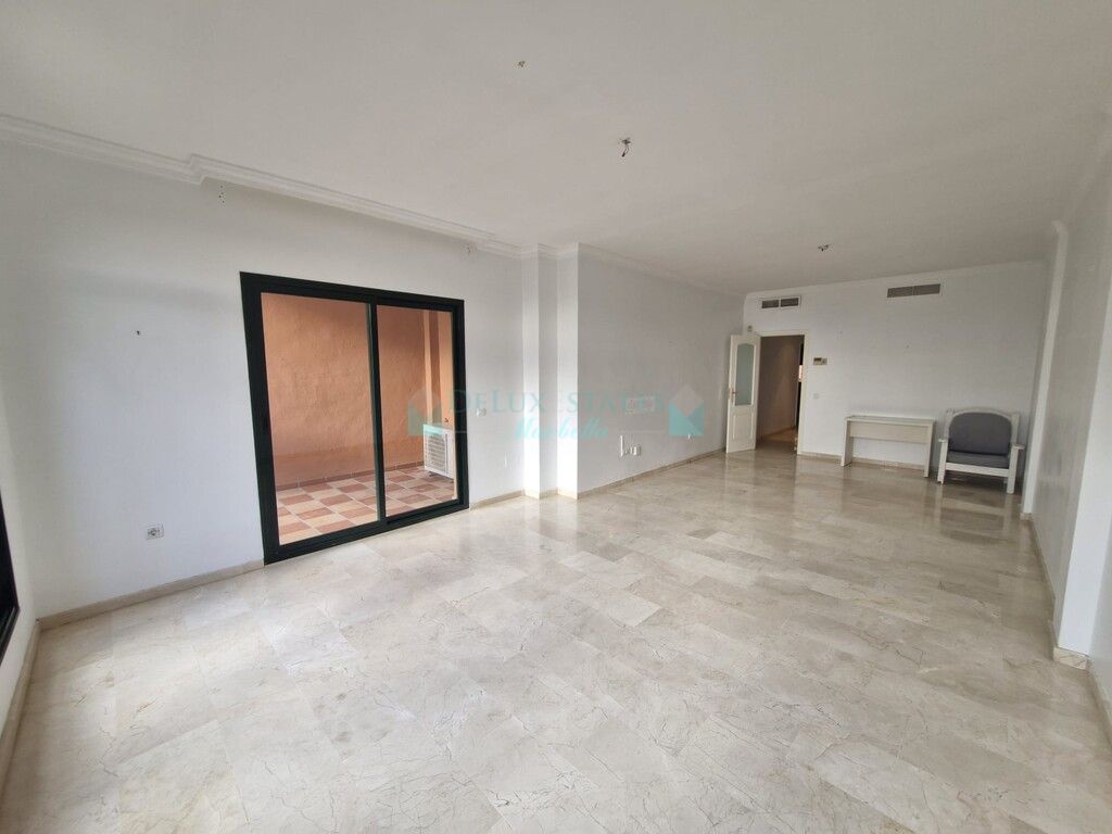 Apartment for sale in Elviria, Marbella East