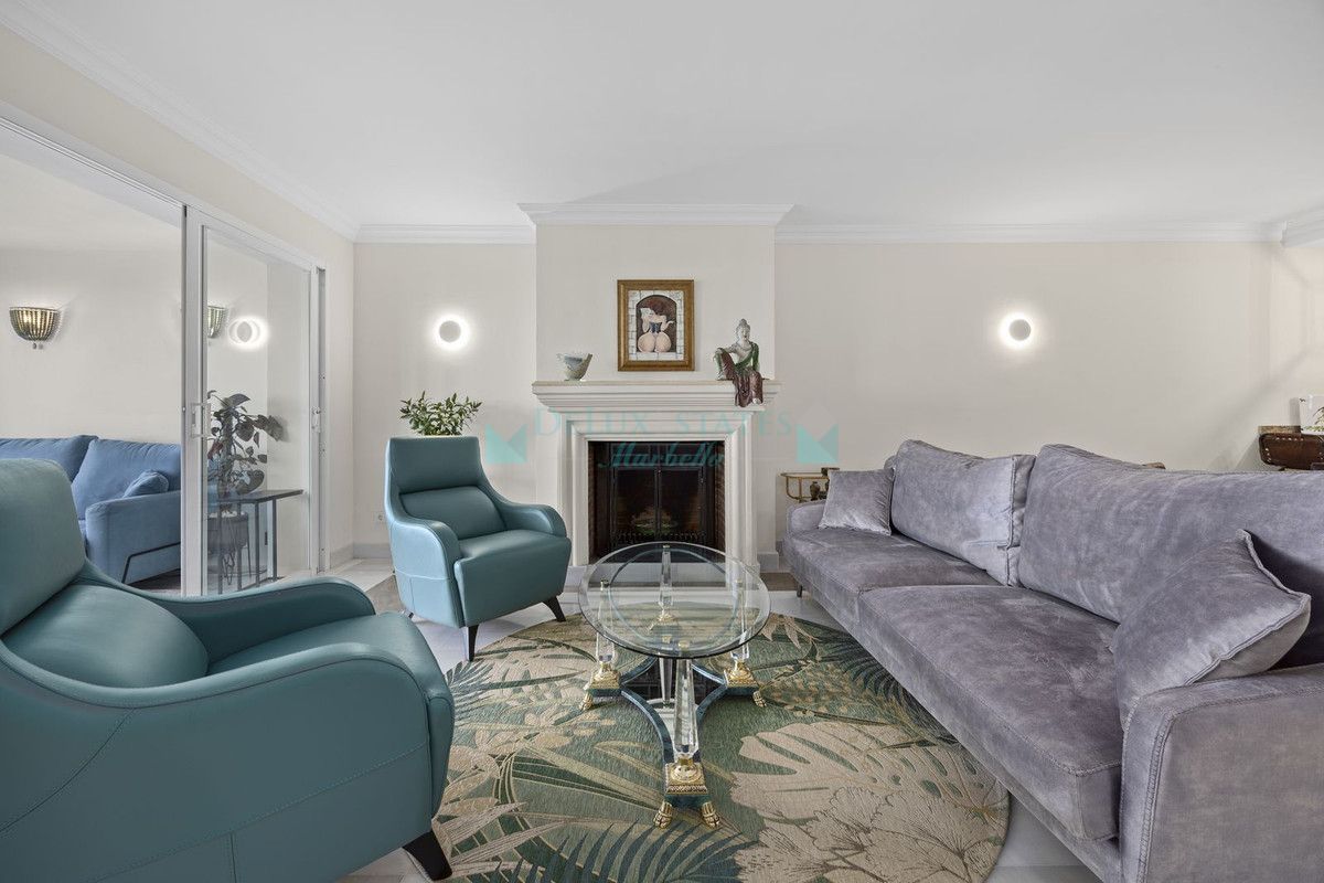 Ground Floor Apartment for sale in Monte Halcones, Benahavis