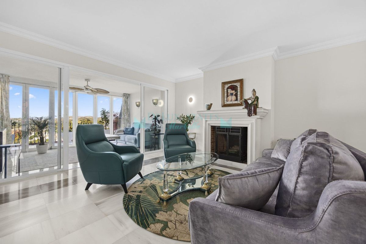 Ground Floor Apartment for sale in Monte Halcones, Benahavis