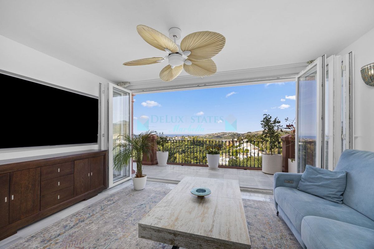 Ground Floor Apartment for sale in Monte Halcones, Benahavis