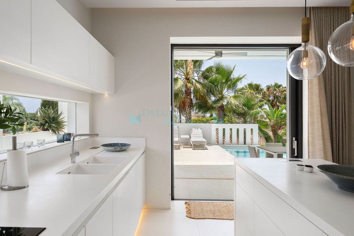 Villa for sale in Nagüeles, Marbella Golden Mile