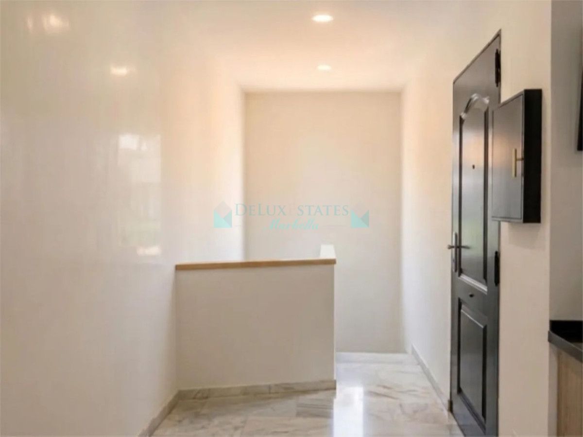 Apartment for sale in El Padron, Estepona