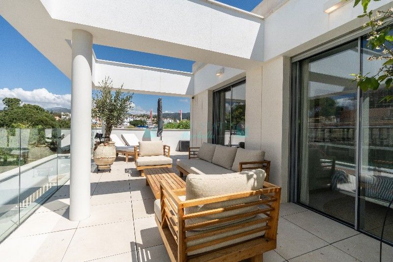 Ático en venta en Elviria, Marbella Este