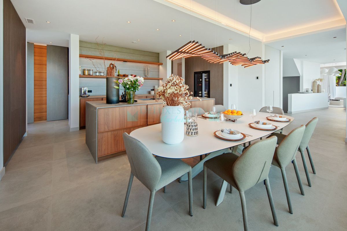 Villa for sale in El Rosario, Marbella East