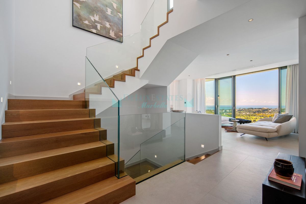 Villa for sale in El Rosario, Marbella East