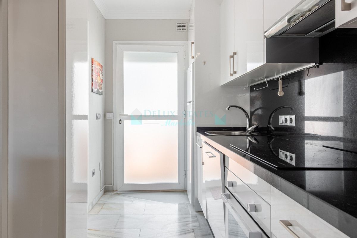 Town House for sale in Cabopino, Marbella East