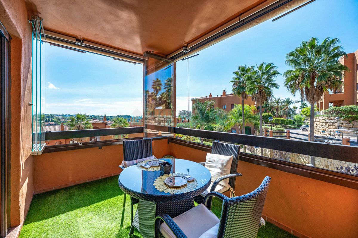 Apartment for sale in Benahavis