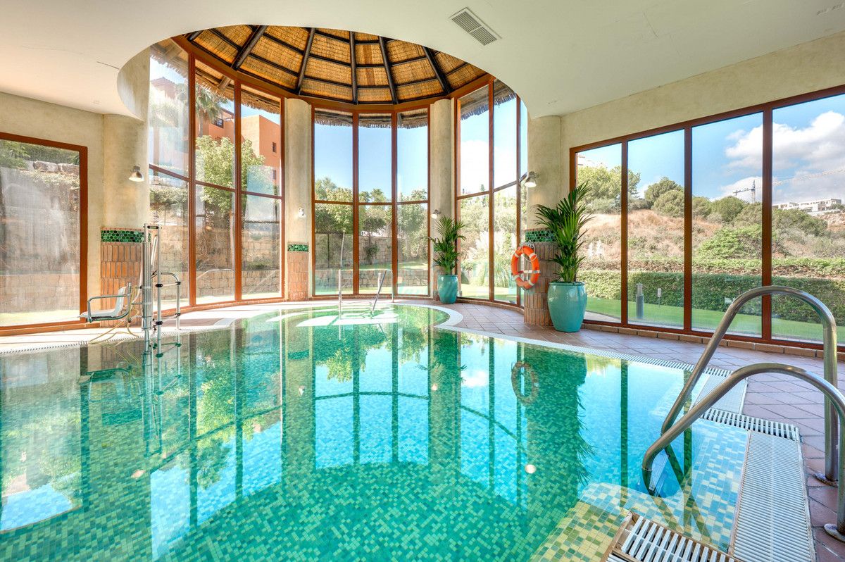 Apartment for sale in Benahavis