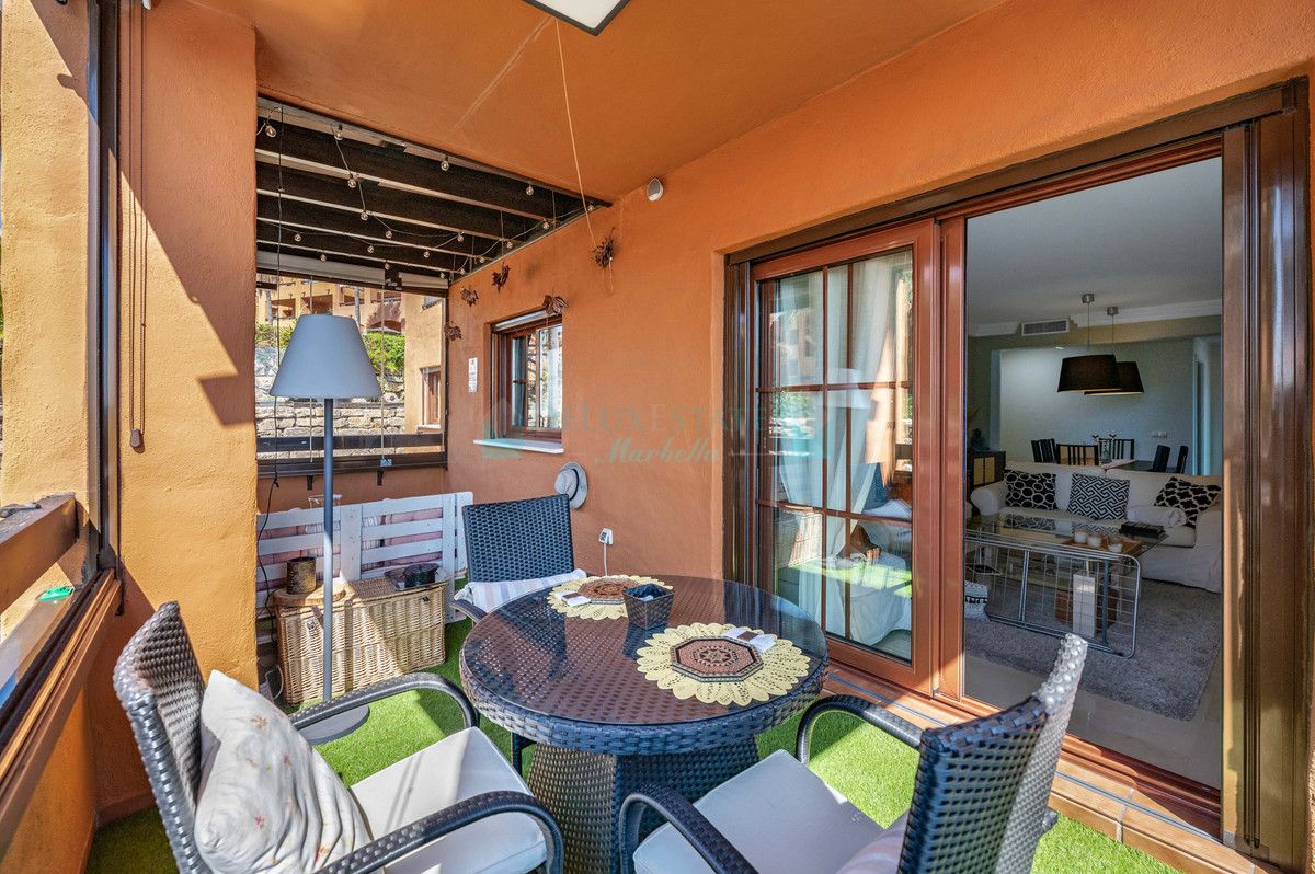 Apartment for sale in Benahavis