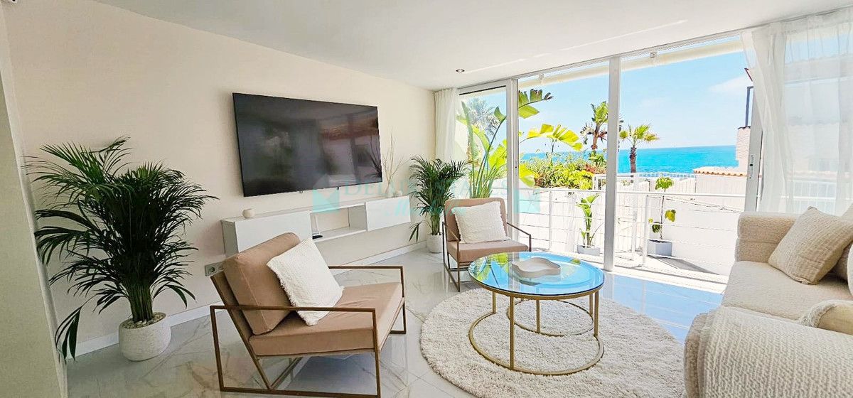 Villa for sale in Estepona